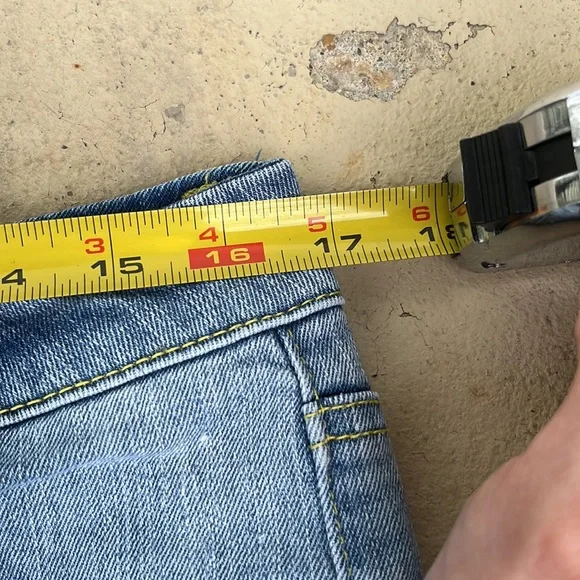 EUC Generra denim distressed capris - Picture 9 of 16